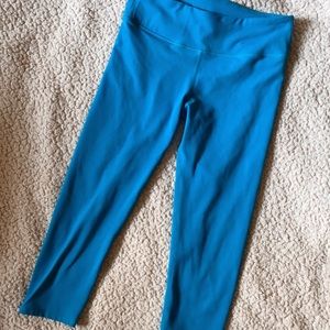 Fabletics cropped, blue leggings
